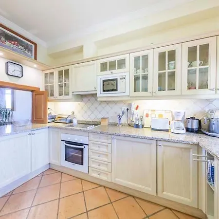 Sleeps 4 With Pool Air Con And Wifi Quinta do Lago